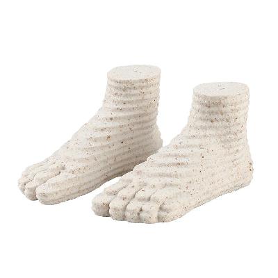 sandy feet sclupture - white
