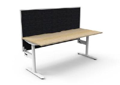 rl halo static single sided desk with aluminium framed screen1800w x 750d / without cable tray / oak top white base black screen