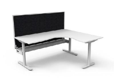 rl halo static corner workstation with aluminium framed screen1800w x 1500w / with cable tray / white top white base black screen