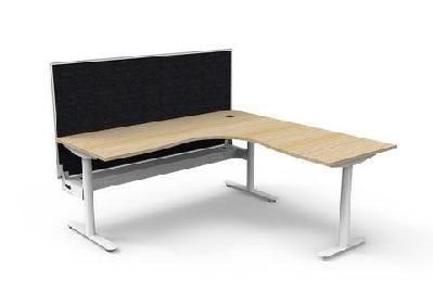 rl halo static corner workstation with aluminium framed screen1800w x 1800w / with cable tray / oak top white base black screen