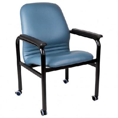 ma ambassador single armchair with castorsblack / black bonded leather