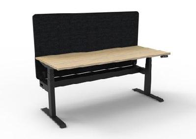 rl boost plus motorized height adjustable workstation with black eco panel screen w1800 x d750 / natural oak top & black satin base / with cable tray 