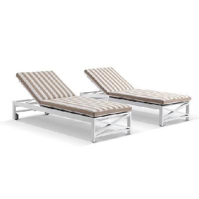kansas outdoor aluminium sun lounge set on wheels in sunbrella with hugo side table white / sunbrella maxim heather beige 